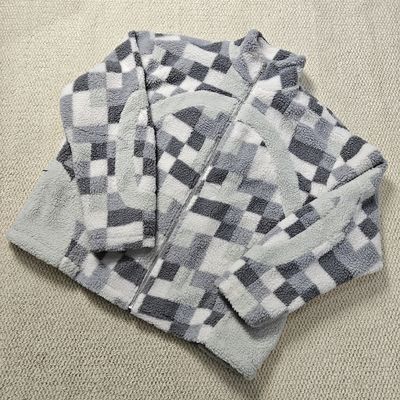 맞춤형 고품질 스트리트웨어 겨울 패치워크 격자 무늬 따뜻한 플리스 지퍼업 푹신한 후디 안감 염색 셔파 자켓